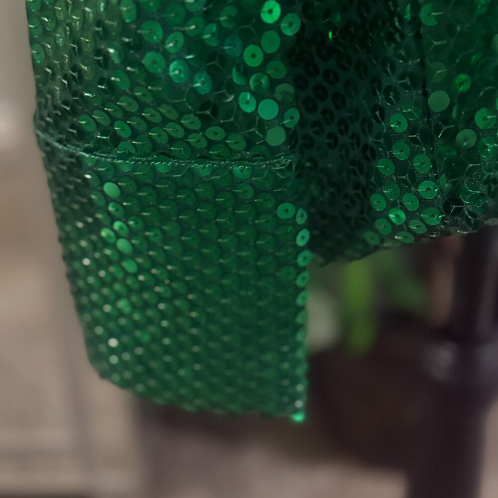 Fashion Nova "CATCH MY EYE" Emerald Button Down - Picture 2 of 7